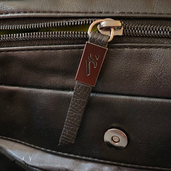 Simply Vera Vera Wang "Buena Satchel" Crossbody Purse Black Never Used **READ** - Picture 11 of 13